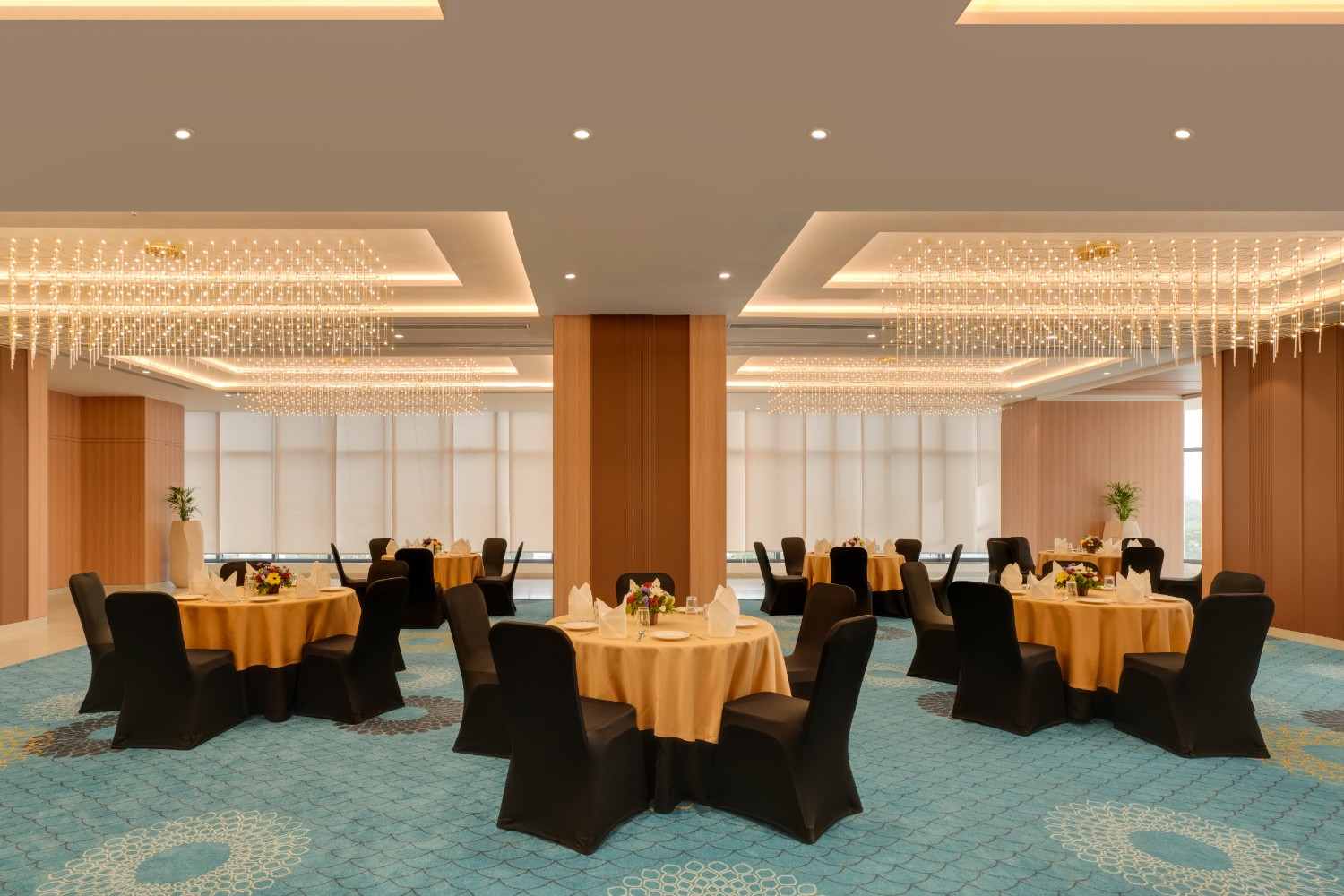 6ab2573d46044Grand Chamber ROUND TABLE 2-100kb.jpg